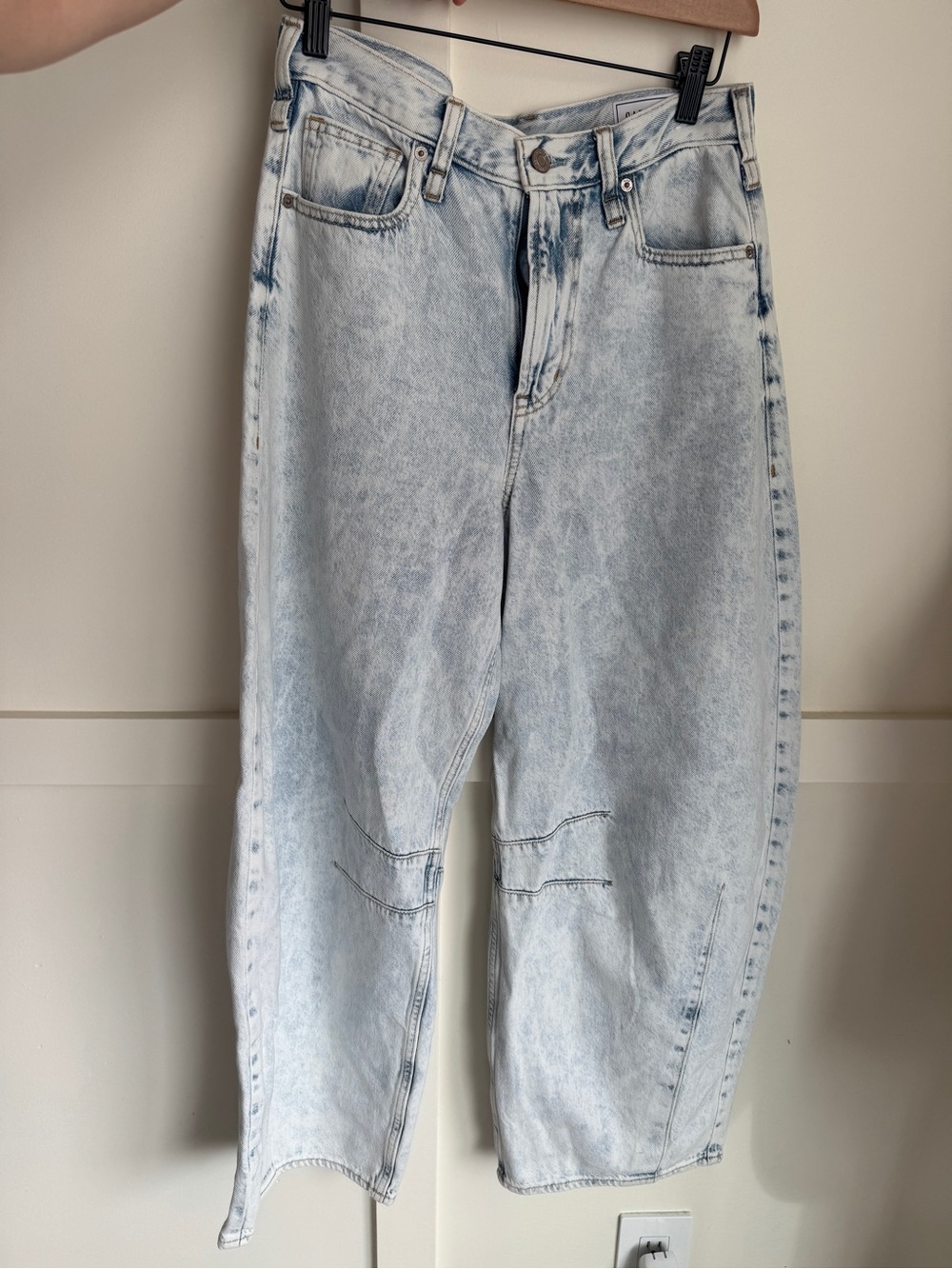 GAP Women's Light Blue Acid Wash Relaxed Jeans